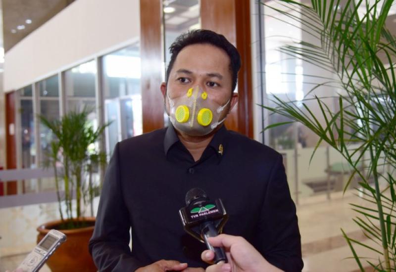 Anggota Komisi VII DPR RI Rudy Mas’ud di sela-sela Rapat Kerja Komisi VII DPR RI dengan Menteri ESDM, di Gedung Nusantara I, Senayan, Jakarta, Rabu (2/9/2020). Foto Azka/Man