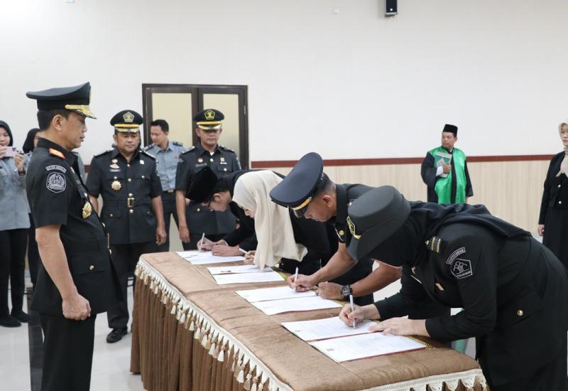Kepala Kantor Wilayah Kemenkumham Bengkulu, Santosa, memimpin 