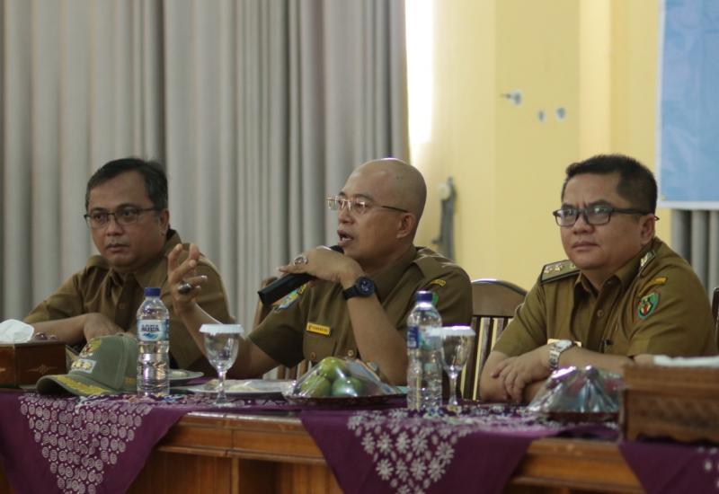 Bupati, Gusnan Mulyadi Saat Memberikan Pengarahan
