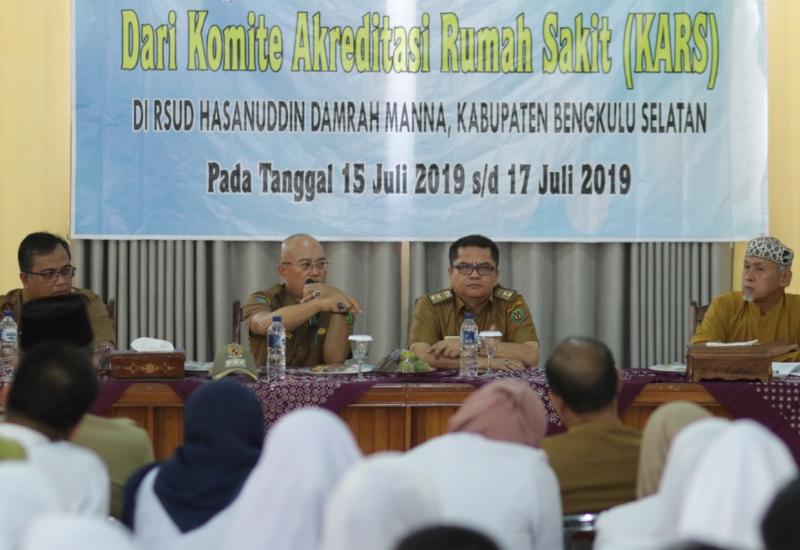 Bupati, Gusnan Mulyadi Saat Memberikan Pengarahan
