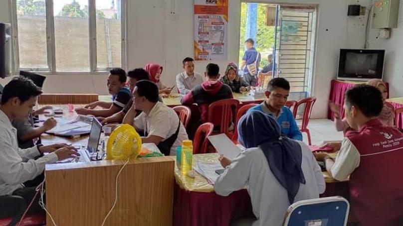 Proses pemberkasan calon anggota PPK.