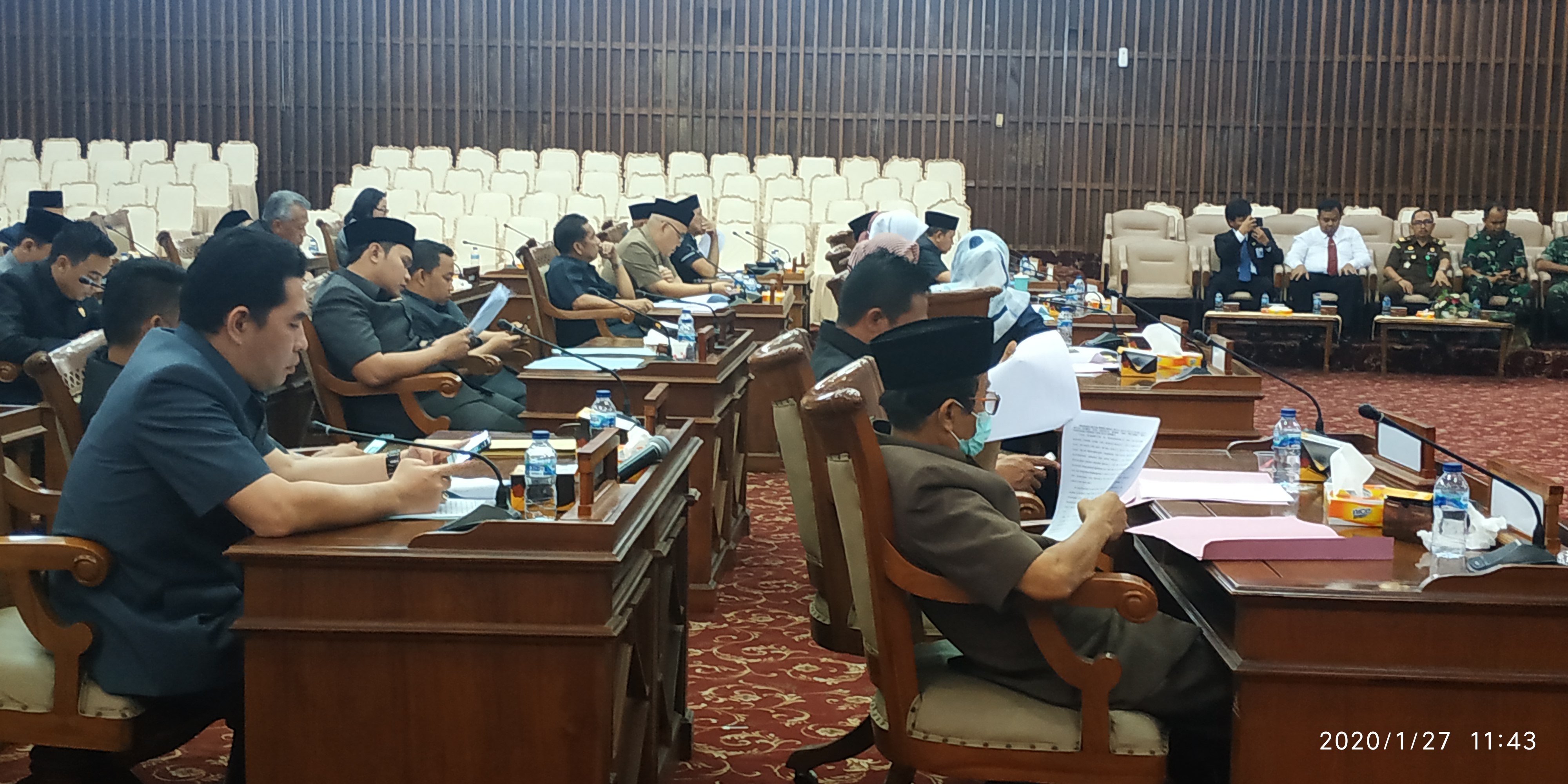Suasana Rapat Paripurna Jawaban Gubernur atas pandangan fraksi.