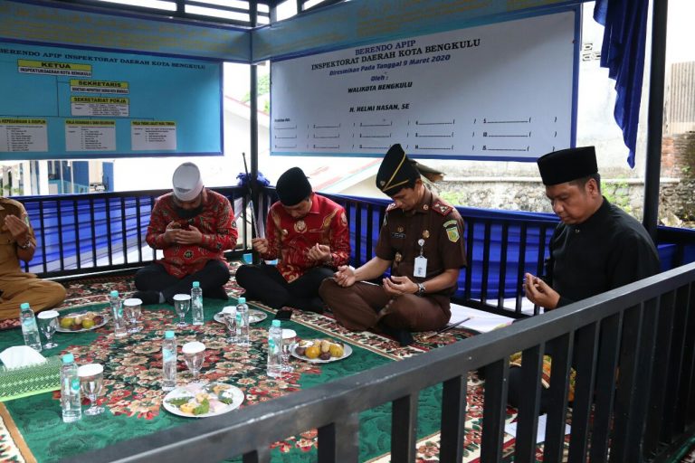 Walikota dan Wawali saat peresmian Berendo APIP.