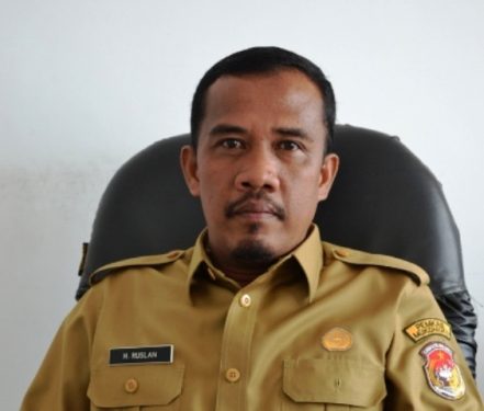 Kepala Dikbud Mukomuko, Ruslan / bengkuluekspress.com