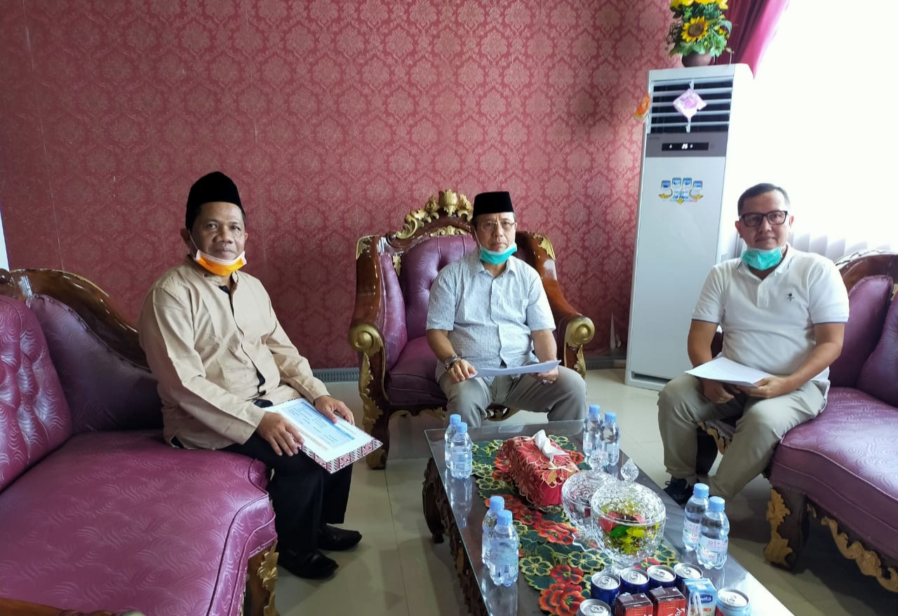 Dua orang yg dampingi kadis kominfo H. Hendarsyah, M. Si dan Kaban BPKD, H. Mara Halim, M.si