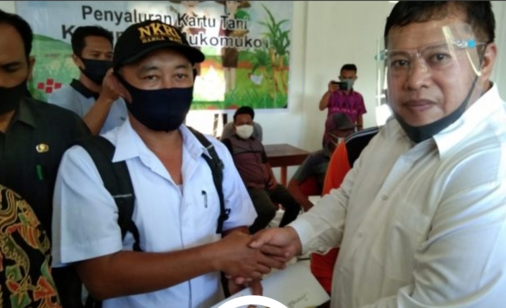 545 Petani Mukomuko Dapat Kartu Tani