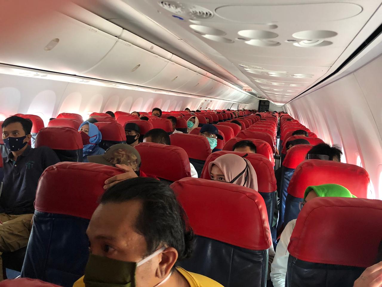 Viral Foto Penumpang Lion Air di Bandara Fatsoe Tak Jaga Jarak, Ini Penjelasan Maskapai