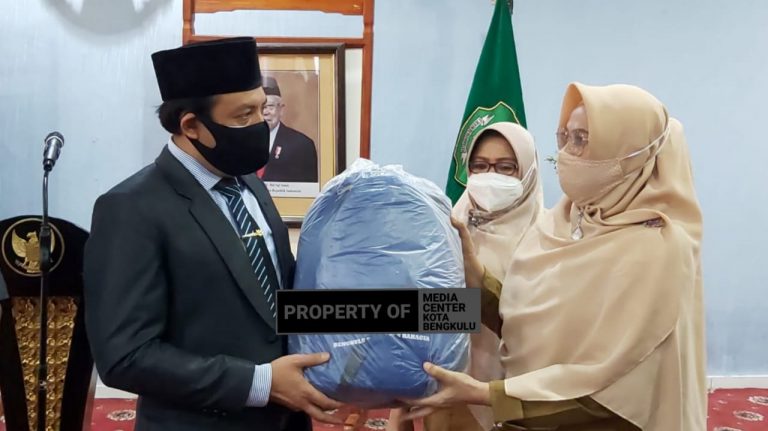 Disdik Terima 11 Ribu Paket Bantuan Untuk Siswa SD dan SMP se-Kota Bengkulu