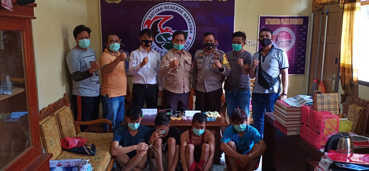 Asyik Pesta Sabu, 4 Pemuda Ipuh Diciduk