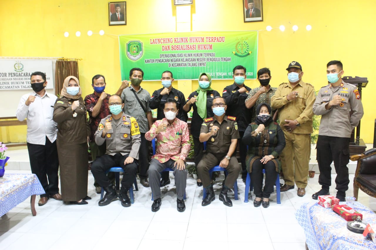 Bukan Klinik Kesehatan, Bupati Ferry Ramli Launching Klinik Hukum di Talang Empat