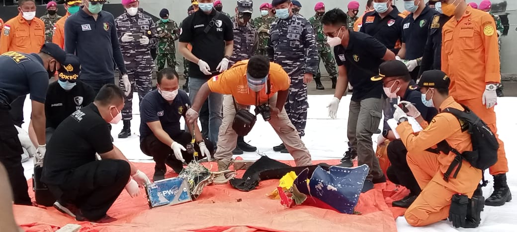 Tim Gabungan Temukan Bagian Pesawat Sriwijaya Air SJ-182