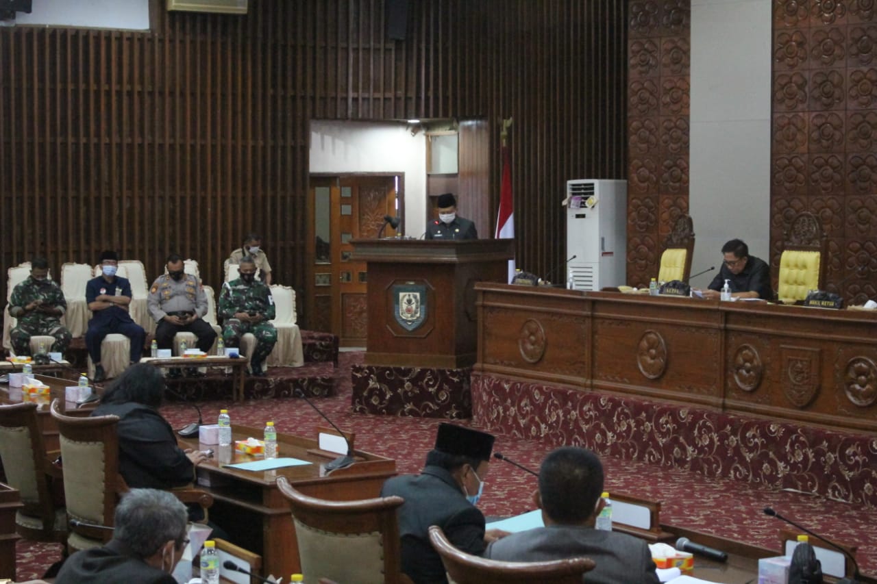 Usai Pandangan Fraksi, Gubernur Berikan Jawaban Atas Raperda Adaptasi Kebiasaan Baru