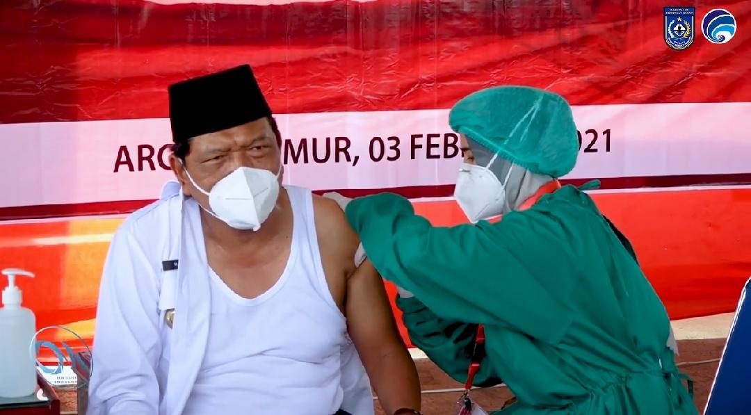 Lulus Screening, Bupati Mian Terima Vaksin Covid Sinovac