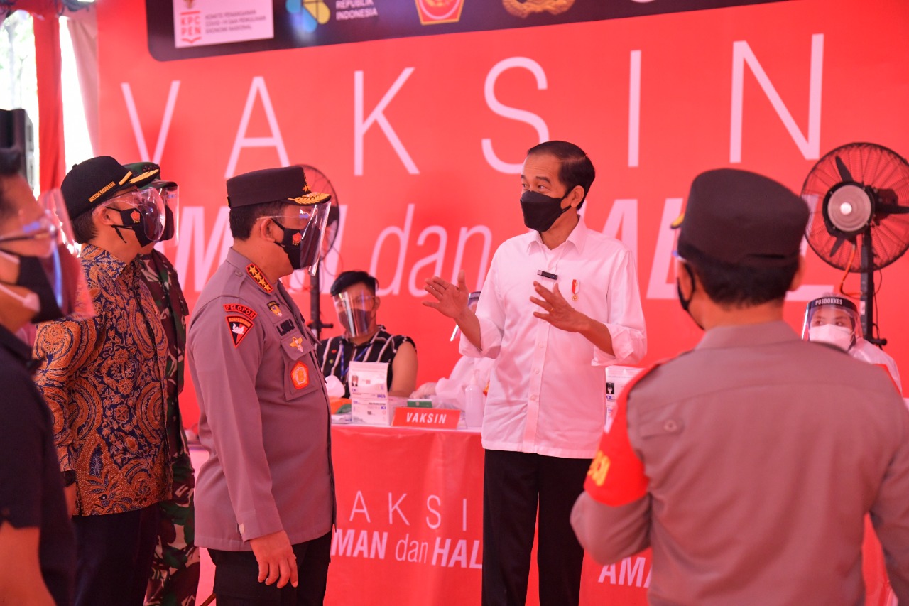 tinjau vaksinasi