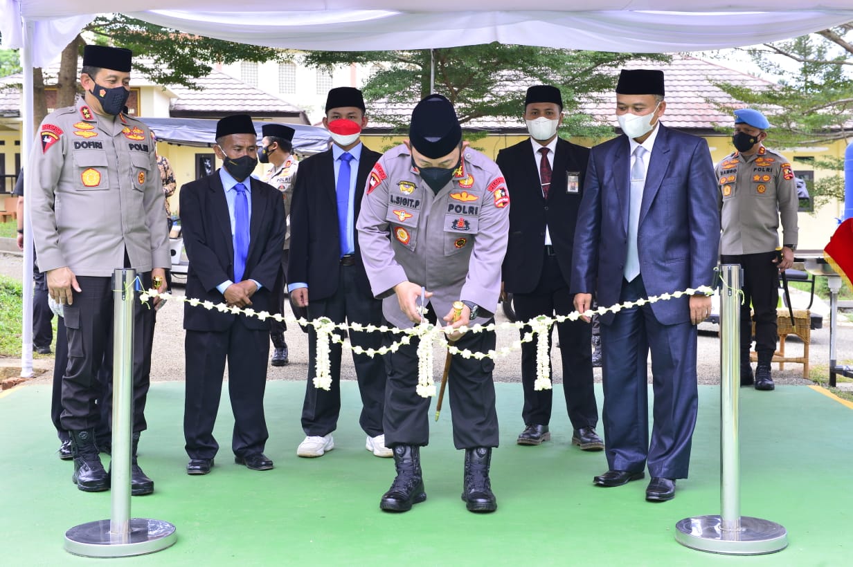 resmikan gedung di Jawa Barat