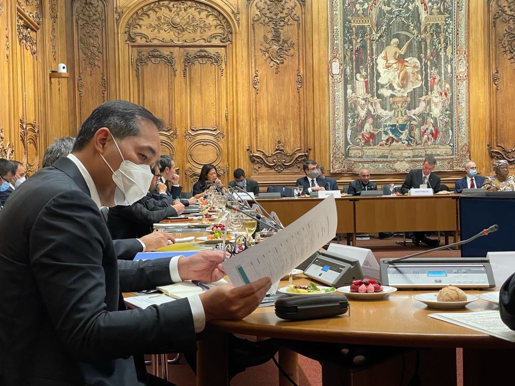 Hadiri Pertemuan Dewan Menteri OECD