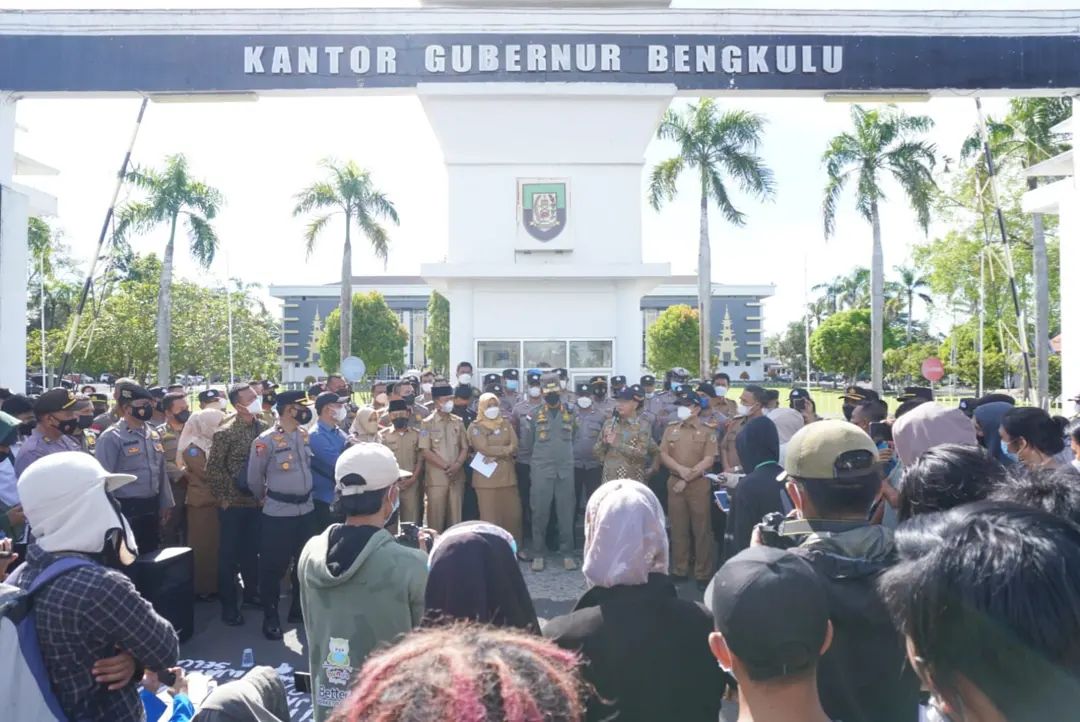tolak tambang pasir besi