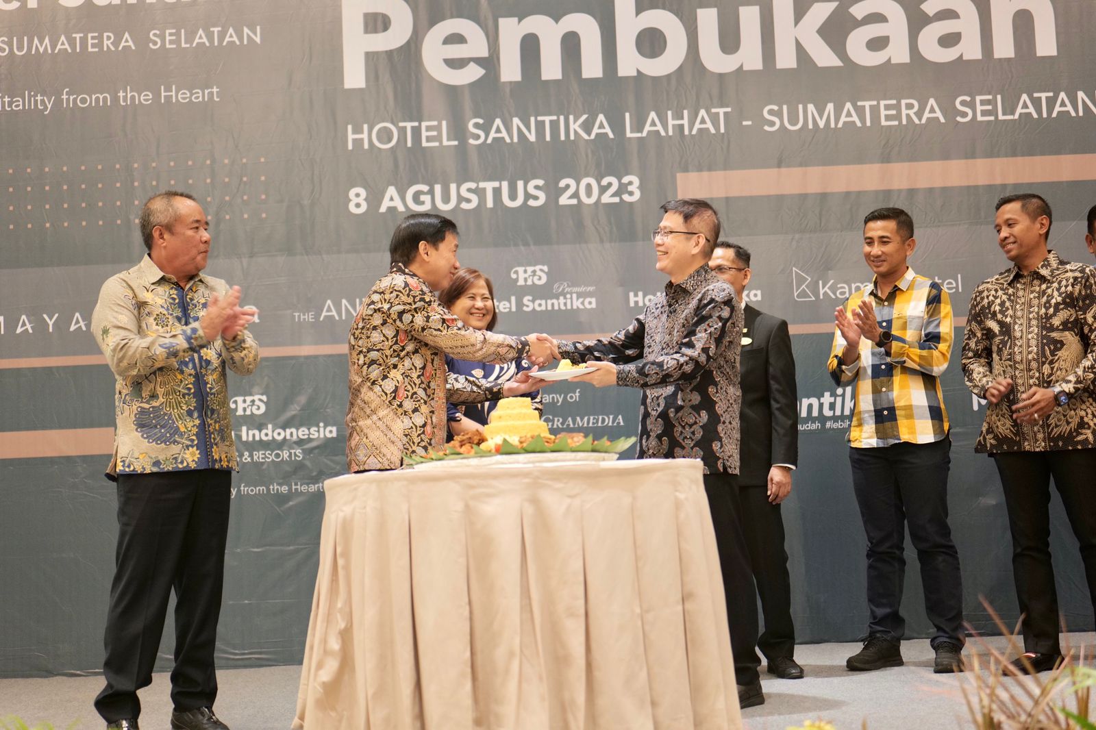MENULUSURI KEINDAHAN LAHAT – SUMATERA SELATAN BERSAMA HOTEL SANTIKA