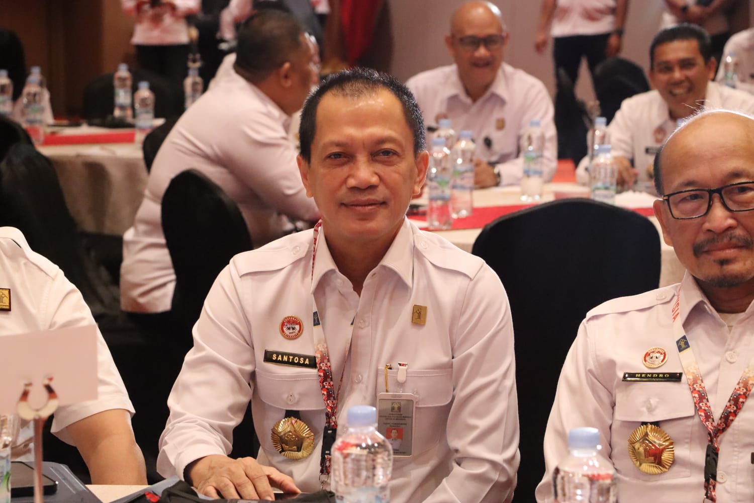 Jakarta - Kementerian Hukum dan Hak Asasi Manusia (Kemenkumham) telah resmi mengeluarkan Peraturan Menteri Hukum dan HAM RI Nomor 16 Tahun 2024 tentang Pedoman Pengarusutamaan Hak Asasi Manusia dalam Pembentukan Peraturan Perundang-undangan. Direktur Jenderal Hak Asasi Manusia, Dhahana Putra, mengungkapkan bahwa peraturan ini merupakan langkah strategis untuk memastikan bahwa hak asasi manusia (HAM) menjadi dasar dalam setiap pembentukan regulasi nasional.  Dhahana menyampaikan hal tersebut pada hari kedua 