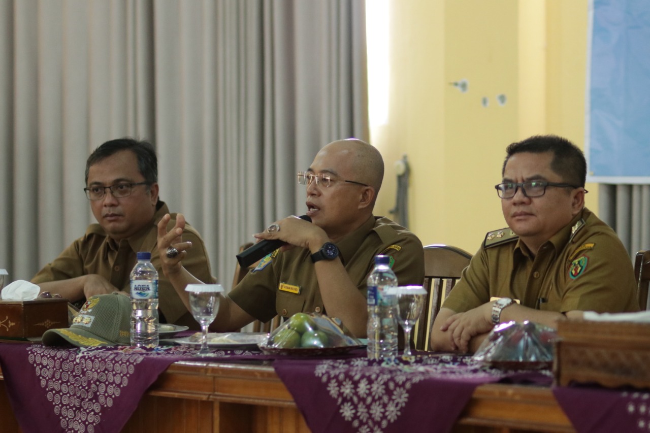 Bupati, Gusnan Mulyadi Saat Memberikan Pengarahan