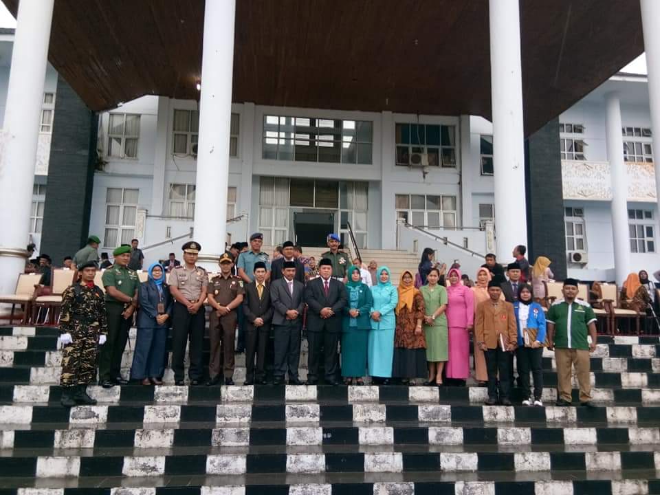Bupati dan FKPD, Kepala OPD berswafoto bersama