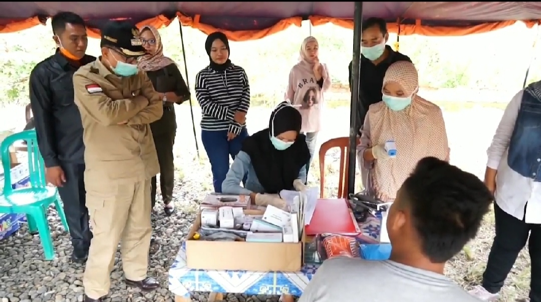 Kunjungan Gubernur dan Bupati di posko Covid-19 perbatasan Kepahing dan Empat Lawang.