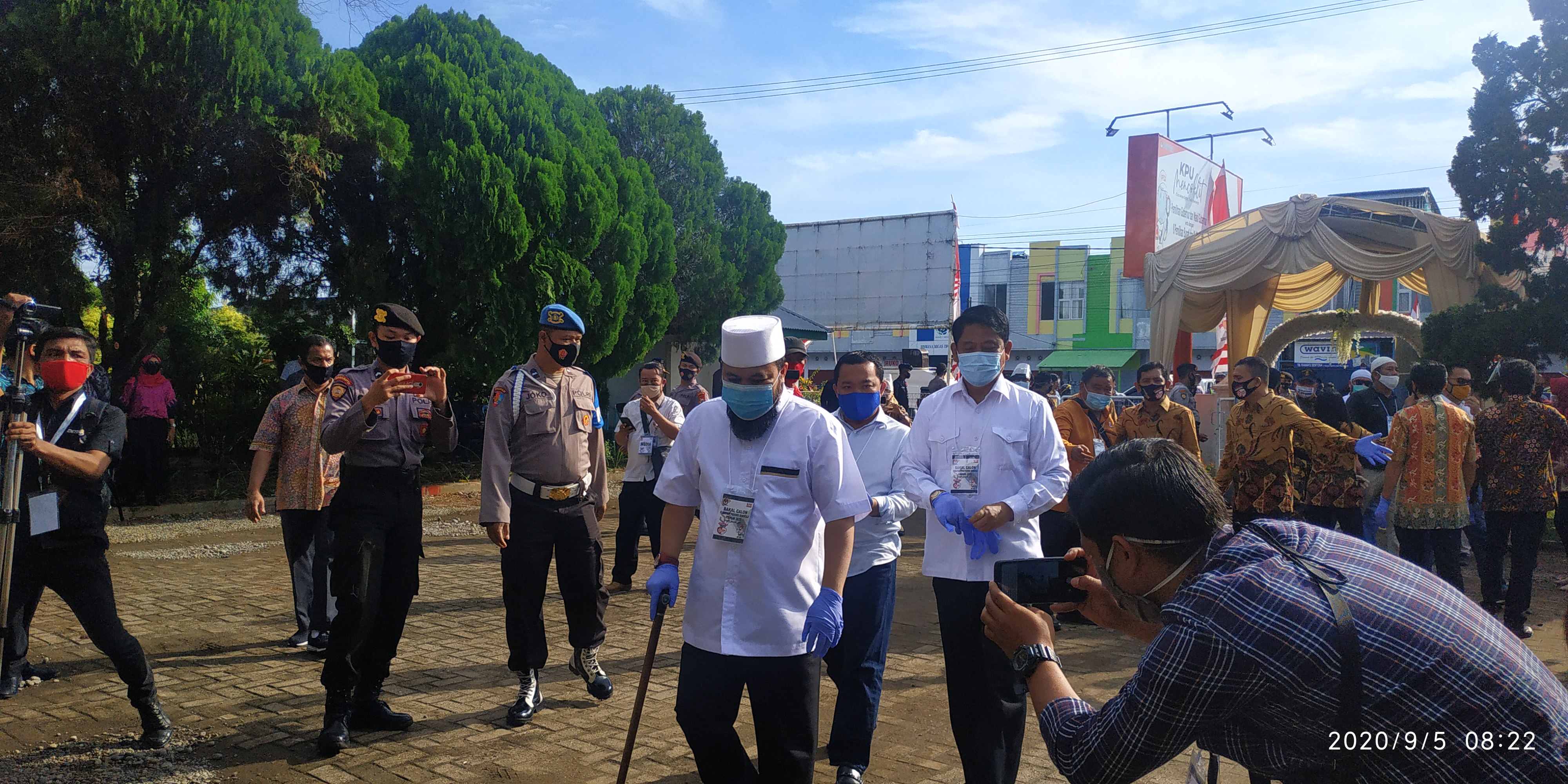 Tanpa Basa-Basi, Helmi Hasan - Muslihan DS Daftar ke KPU