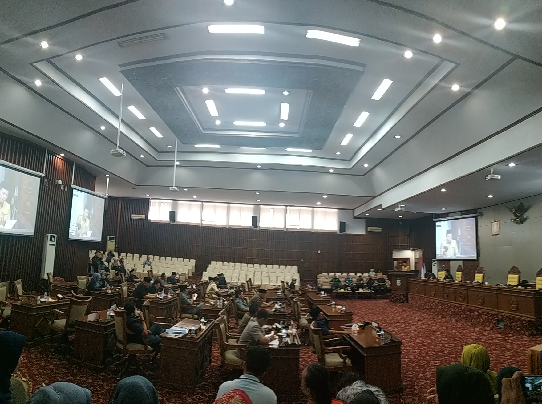 Duasana rapat paripurna pandangan fraksi.