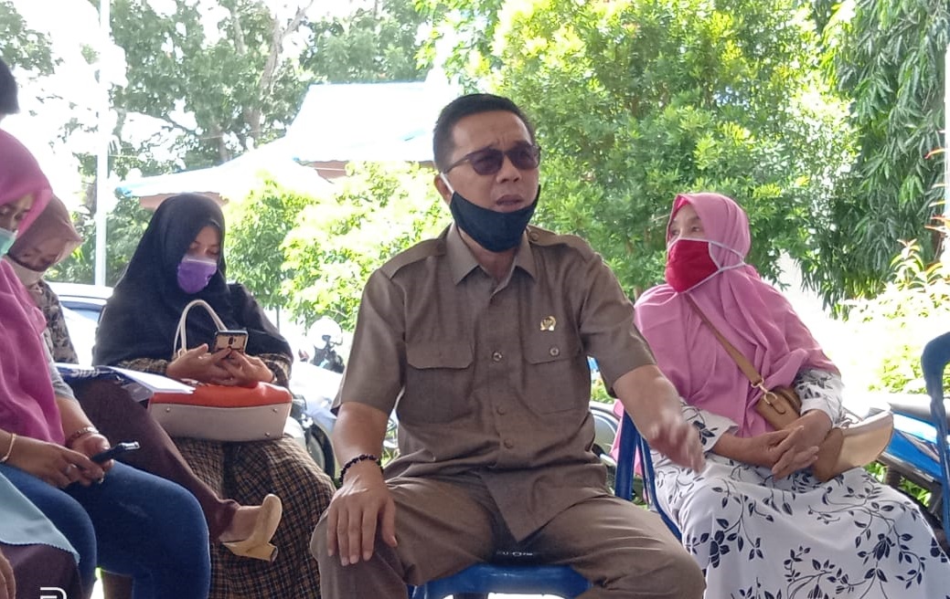 Sidak Kantor Camat dan Kelurahan, Anggota Dewan Pastikan Warga Dapilnya Kebagian