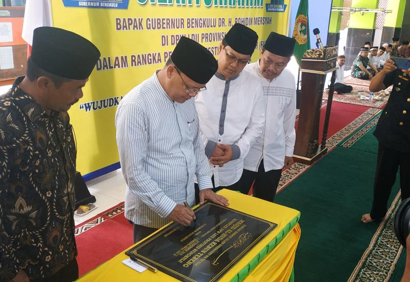 Penandatanganan prasasti Masjid Al-Huda LDII