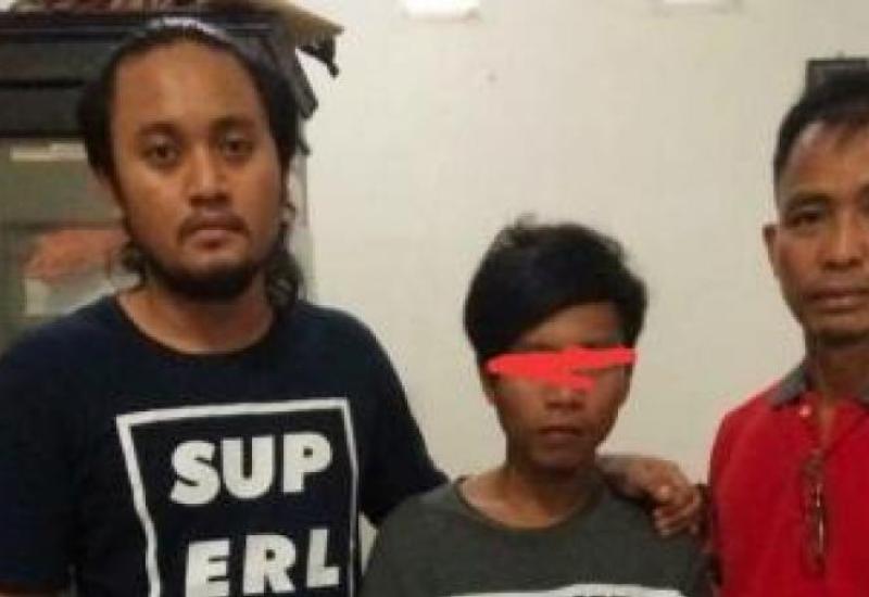 Personil Satres Narkoba saat menangkap pemilik narkoba.