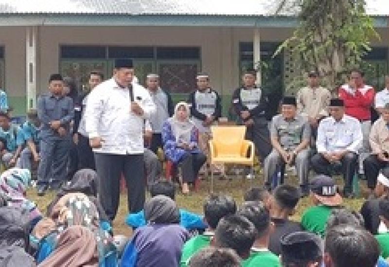 Bupati Choirul Huda saat menyampaikan kata sambutannya.