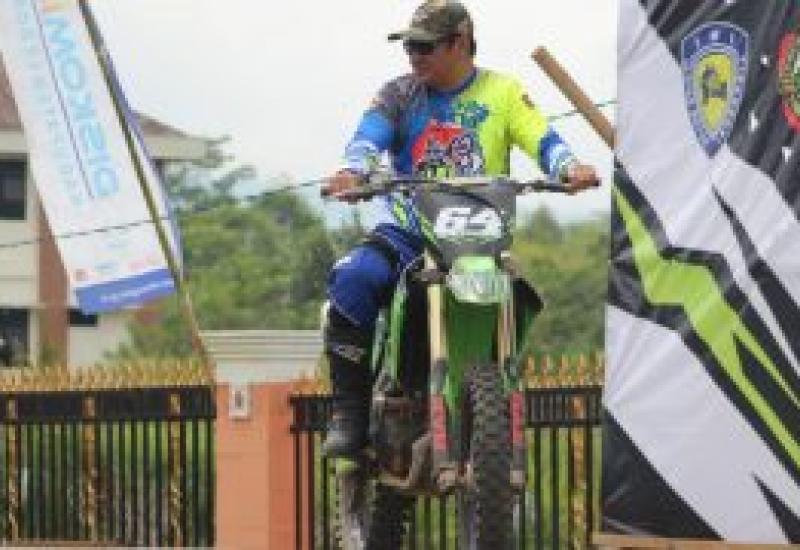 Bupati Lebong Rosjonsyah.