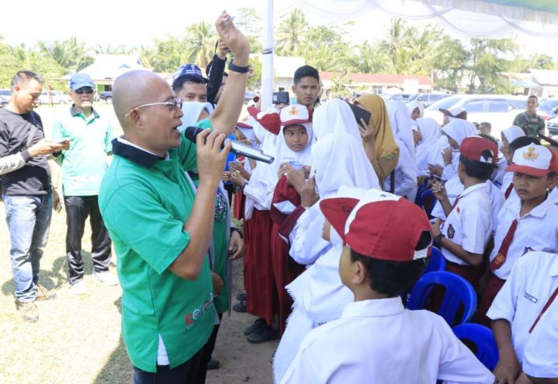 Bupati Gusnan Mulyadi.