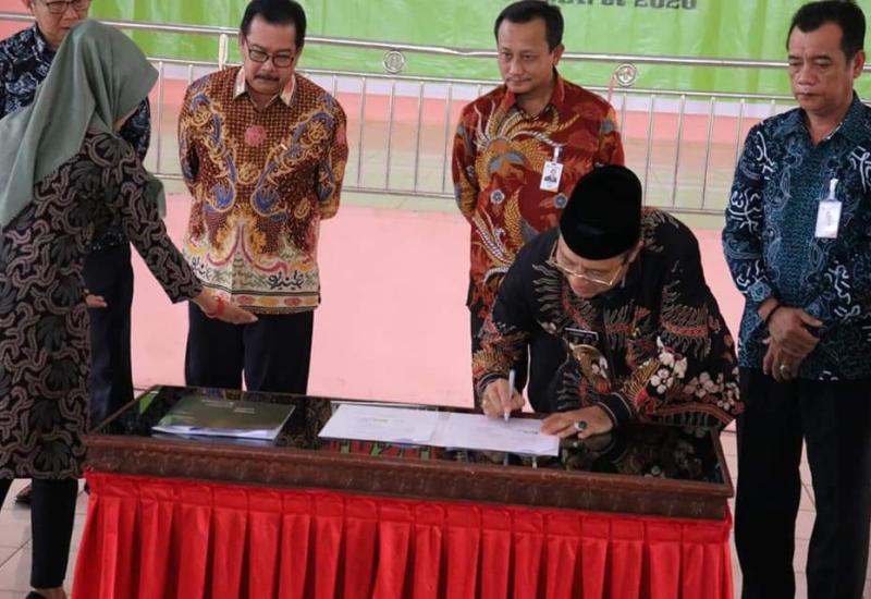 Penandatanganan MoU antara PPDI Seluma dan Bank Bengkulu Cabng Tais.