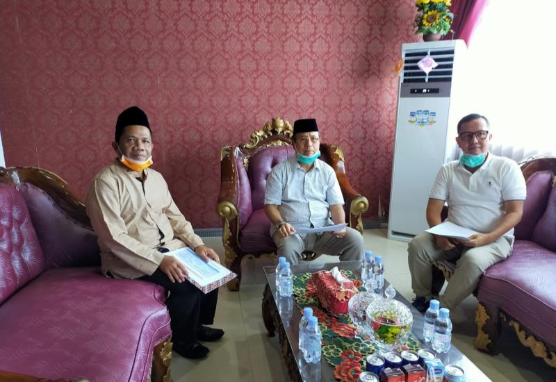 Dua orang yg dampingi kadis kominfo H. Hendarsyah, M. Si dan Kaban BPKD, H. Mara Halim, M.si