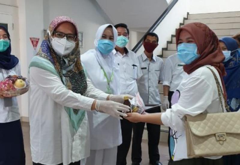 Dirawat di RSHD, Seorang Nakes Sembuh dari Covid-19