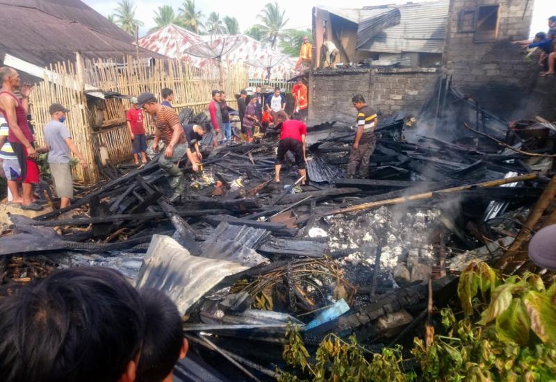 Diduga Korsleting, Rumah Kayu Hangus Dilahap Sijago Merah
