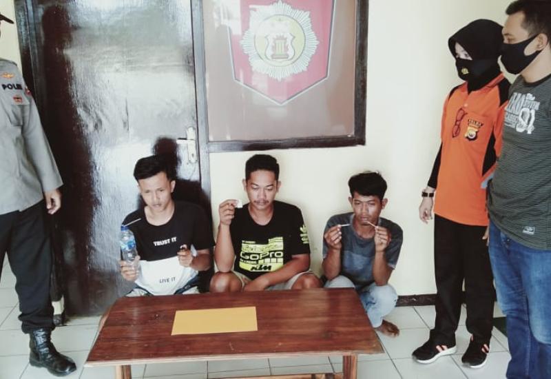 3 Pemuda Terciduk Lagi Asyik Nyabu di Pondok Kebun Karet Desa Arga Mulya