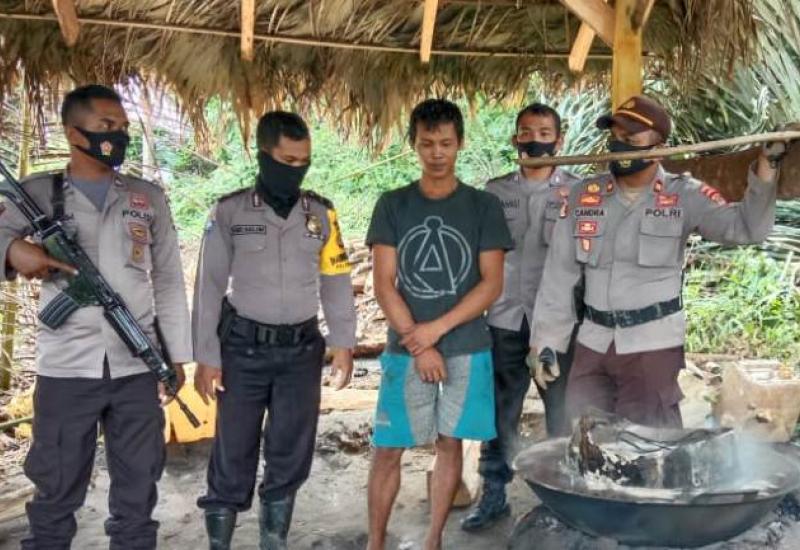 Dibimbing Iptu Candra, Dua Warga Eks Pembuat Cap Tikus Beralih ke Gula Aren