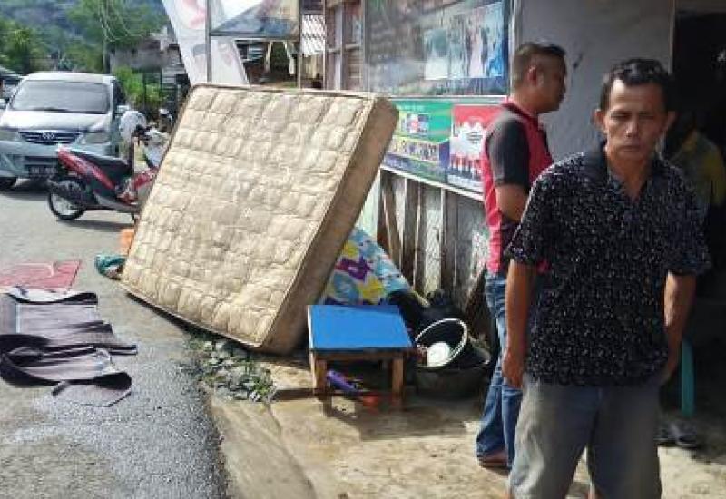Bocah 4 Tahun di Lebong Tengah Nyaris Bakar Rumah