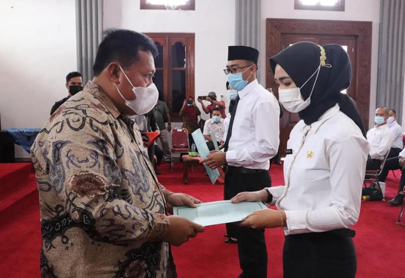 Bupati Huda Serahkan SK CPNS Pemkab Mukomuko Formasi 2019