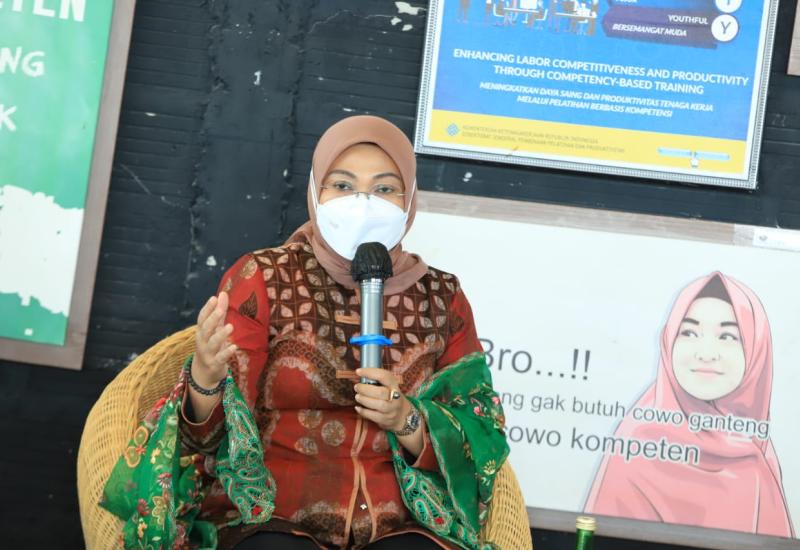 Ke BLK Padang, Menaker Ida Kemukakan Pentingnya Keberadaan SDC