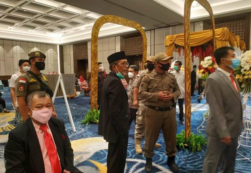 Masih Dilarang Walikota, Sesda Kota Terciduk Hadiri Pesta Pernikahan di Hotel Berbintang
