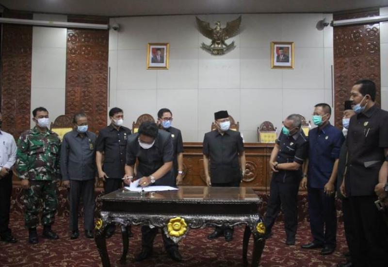 Penandatanganan Berita Acara Berakhirnya masa jabatan Gubernur dan Wakil Gubernur Bengkulu periode 2016-2021/MC Provinsi Bengkulu