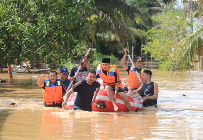 damkar evakuasi banjir