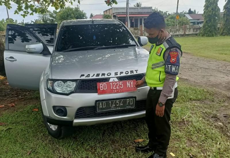 plat palsu