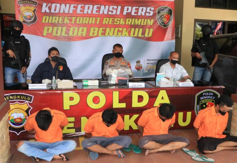 para tersangka