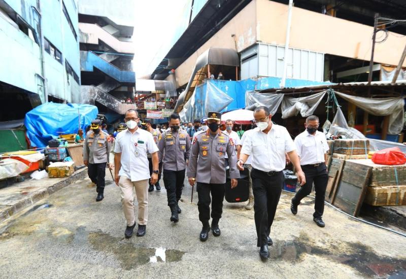 Tinjau pasar Minggu