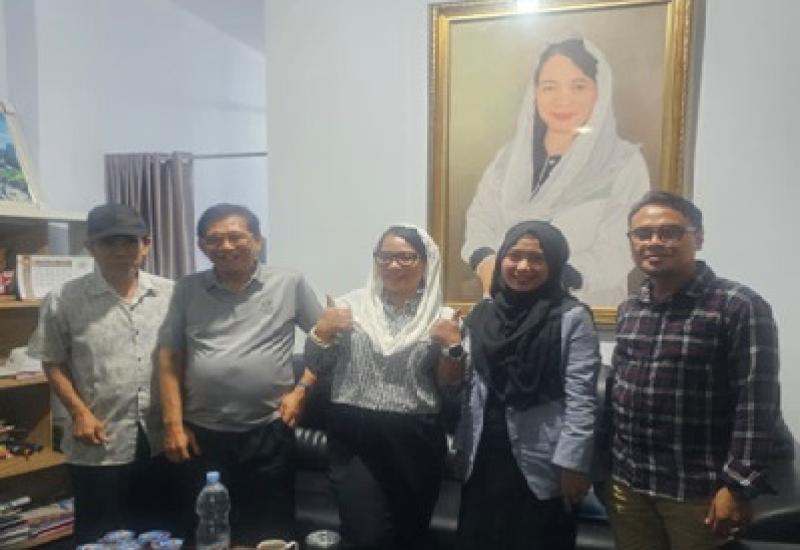 Anggota DPD RI daerah pemilihan Bengkulu, Apt. Destita Khairilisani, S.Farm., M.S.M melaksanakan Kunjungan Daerah Pemilihan (Kundapil) dengan menyerap aspirasi masyarakat pemerhati pendidikan Provinsi Bengkulu di Rumah Aspirasi Destita, Kelurahan Tanah Patah, Kecamatan Ratu Agung, Sabtu malam (16/5/2026). 